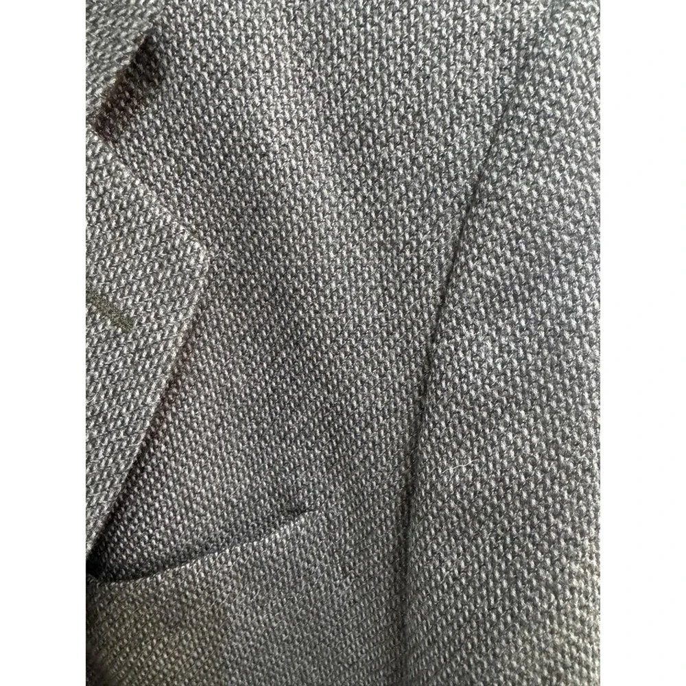 Bachrach herringbone button